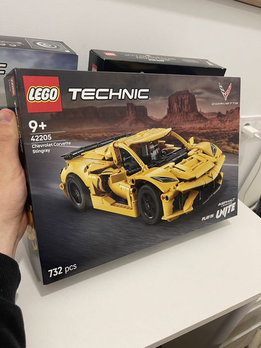 LEGO: Шевроле Корвет Стингрей Technic 42205