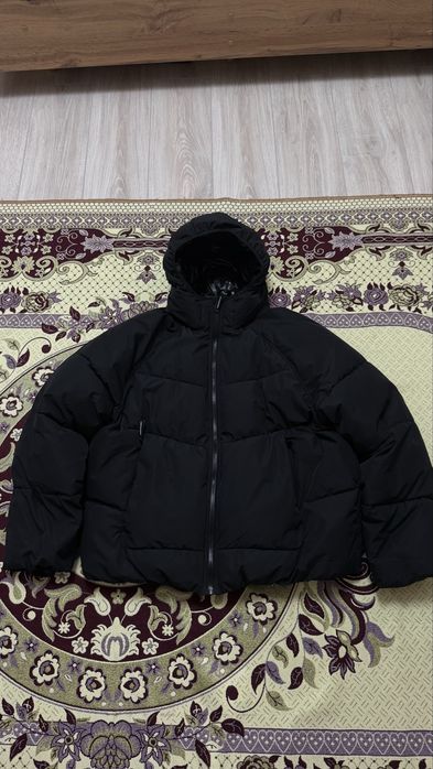 Куртка сатылады.