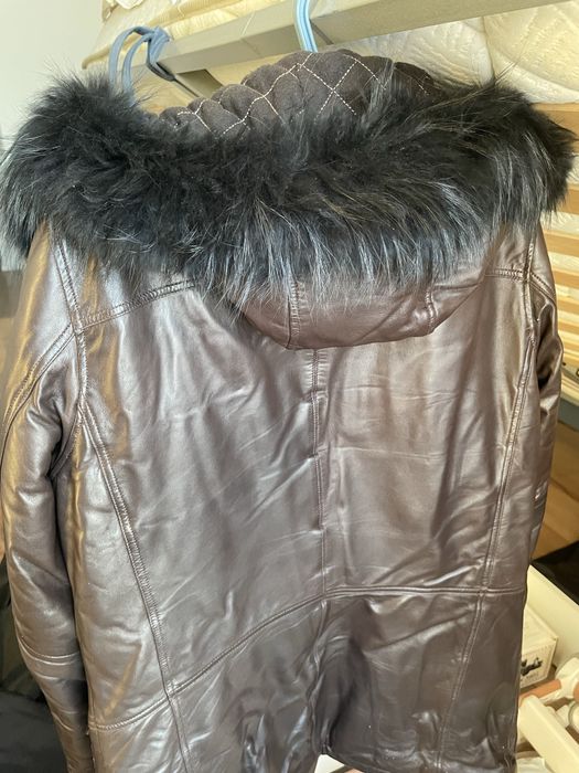 Куртка зимняя, кожанная, длинная, с капюшенои