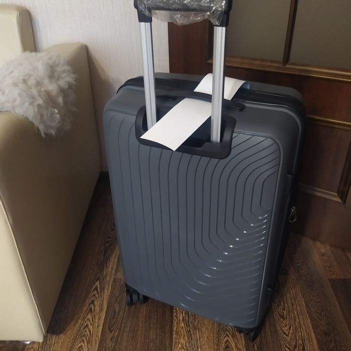 Чемодан средний полипропилен