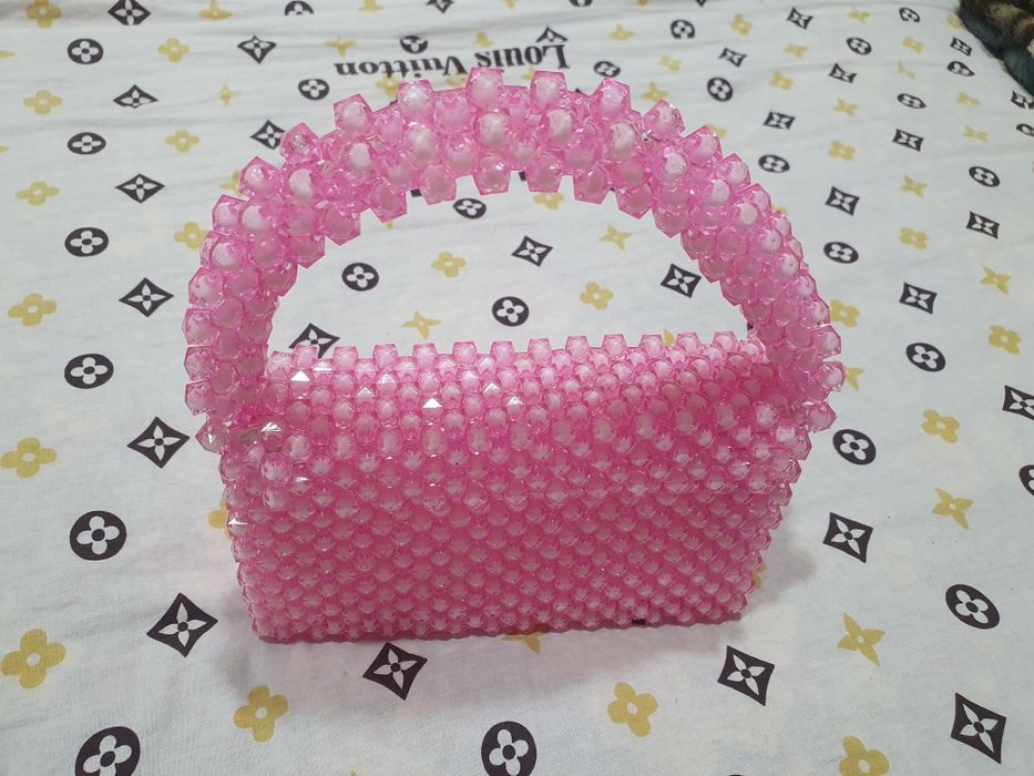 Qizlar sumkachasi sotiladi. 11 yosh qizimning ilk ishi.