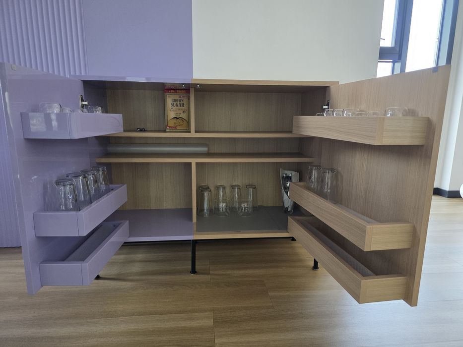 Минибар шкаф -дърво и лилаво