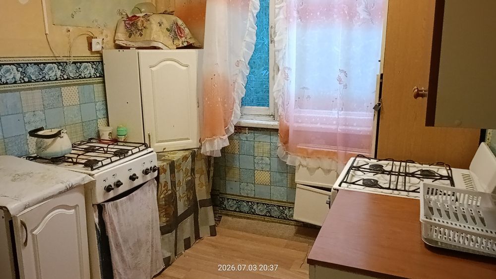 Продам квартиру двухкомнатную.