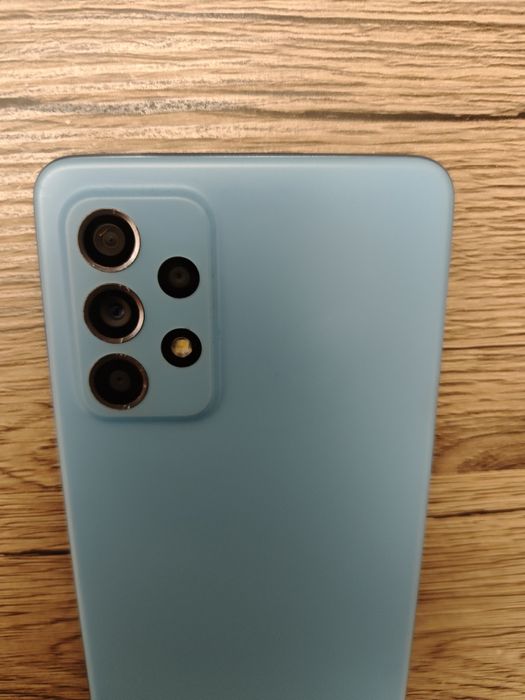 Мощен Galaxy  A52, 256GB, 8 GB ram, 16GB SD card