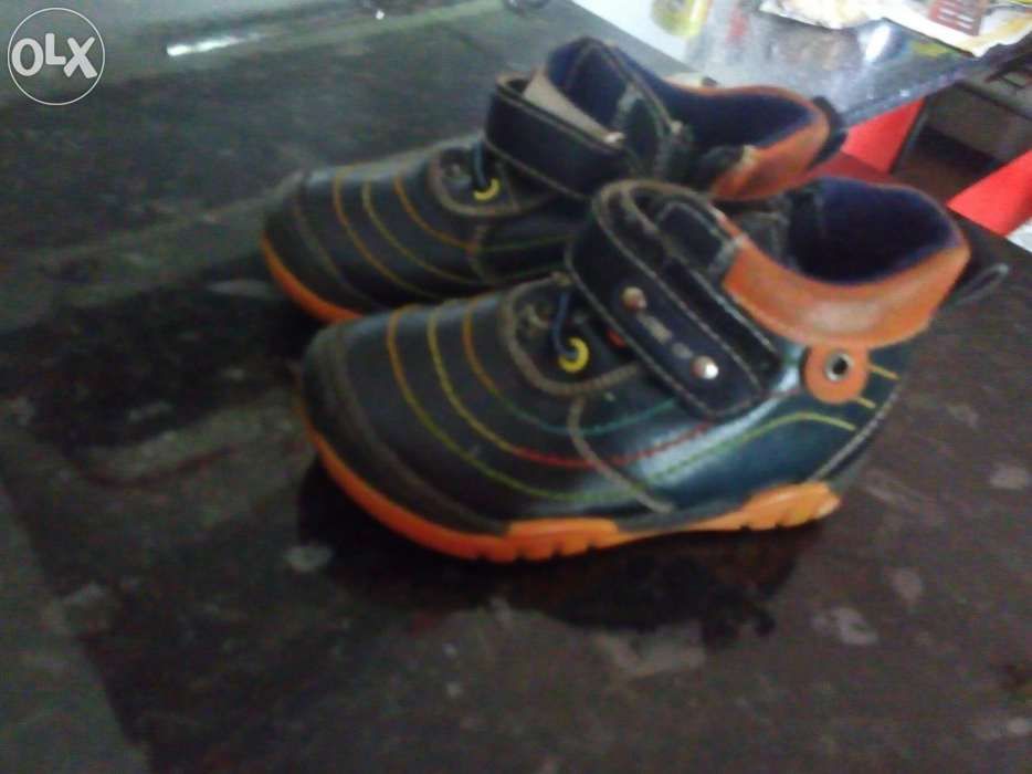 Продам детские ботиночки