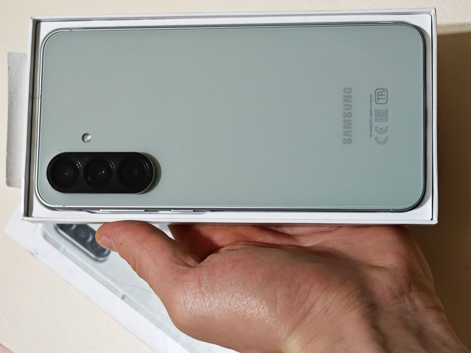 Samsung A56 128 gb Ram 8 5G EAC