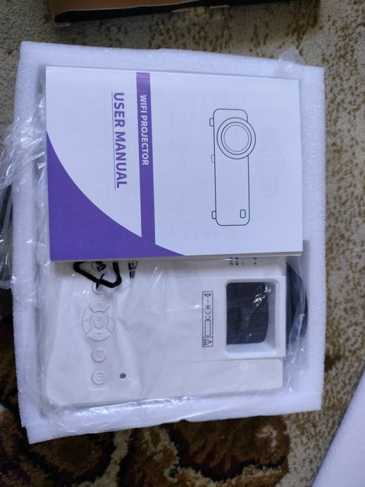 Mini proiector Bluetooth, proiector AKATUO 1080P Full HD, proiector portabil, compatibil cu HDMI USB AV Smartphone TV Stick, proiector Home Theater