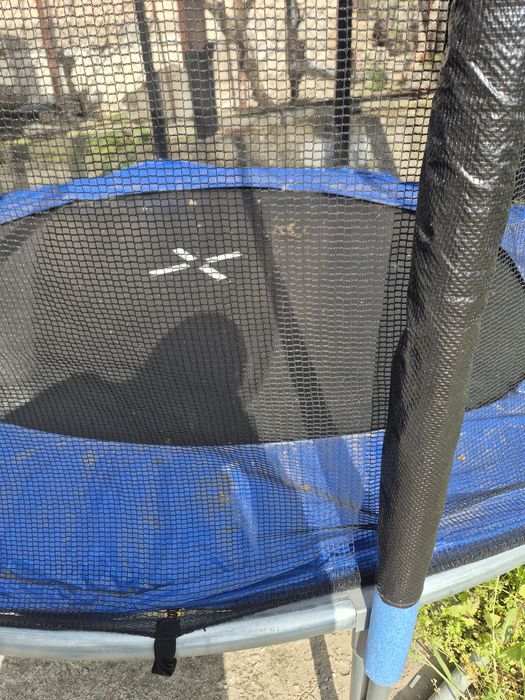 Голям батут за скачане