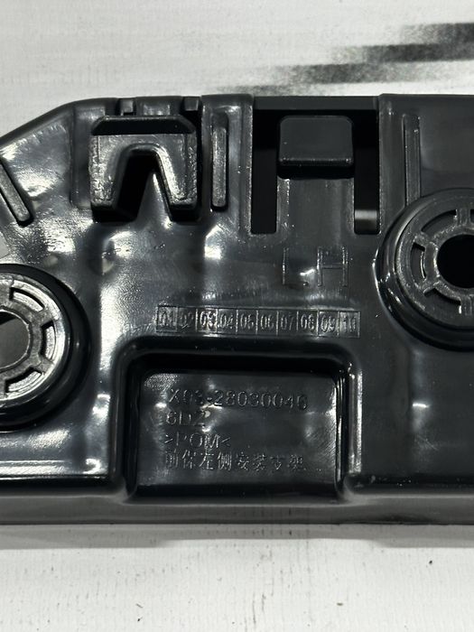 Кронштейны переднего бампера Li L7, L8, L9