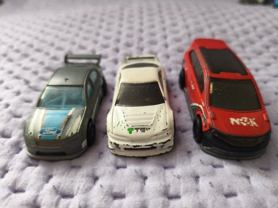 Hot wheels машинки