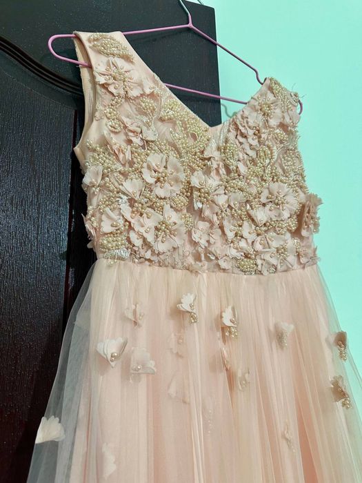 Вечернее платье, Oqshom libosi