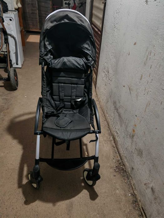 Детская прогулочная коляска