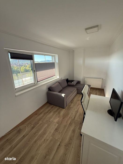 Apartament 3 camere , zona Stefan cel Mare