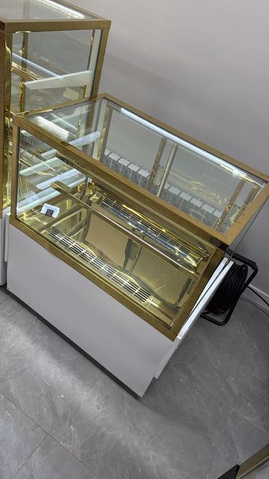 Витринный Холодильник