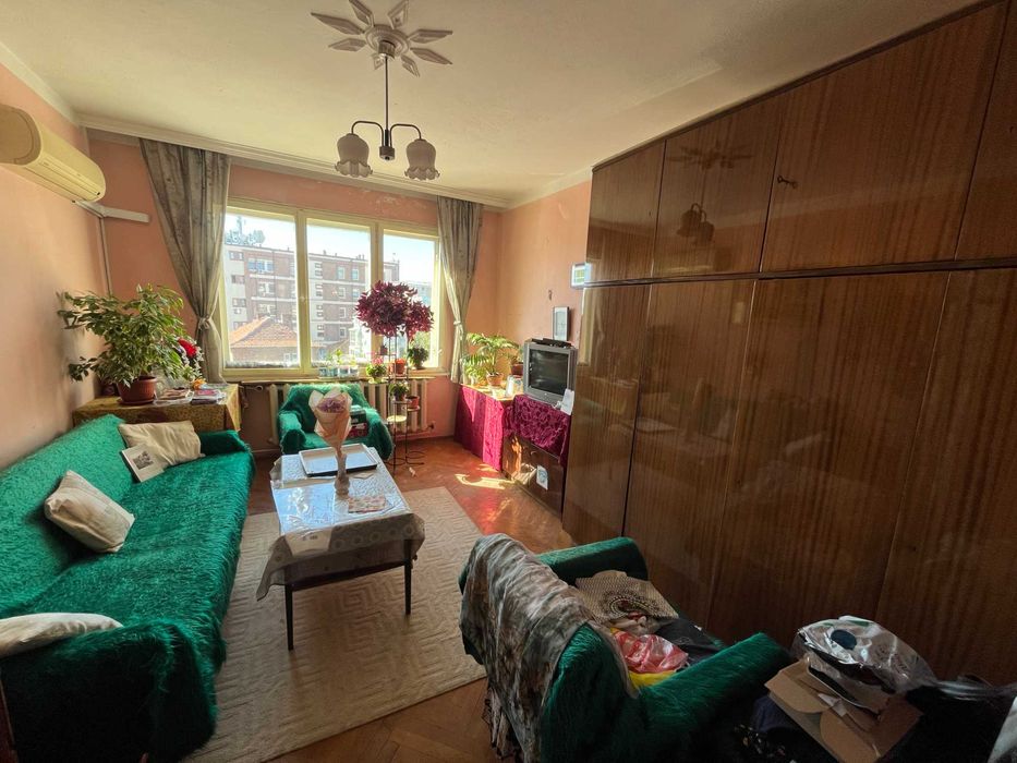 Продава се Четиристаен апартамент в Казанлък - 135 кв.м за 1285 €/кв.м - Снимка #1