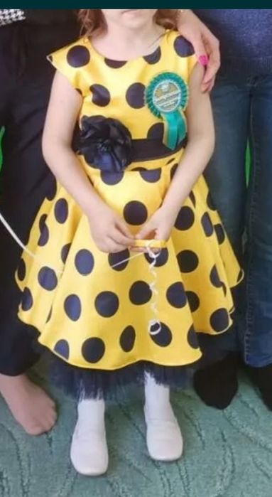 Продам платья на девочку