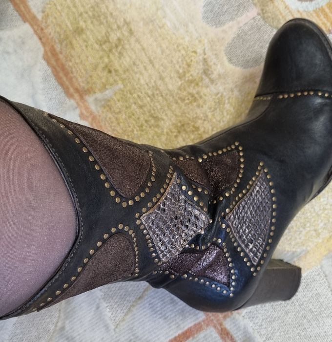 Очень красивые удобные сапоги, Италия