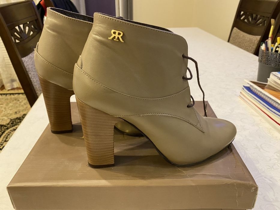 Срочно продам ботильоны