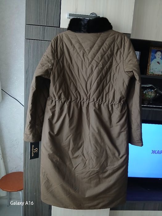 Продаются длинный куртка новые