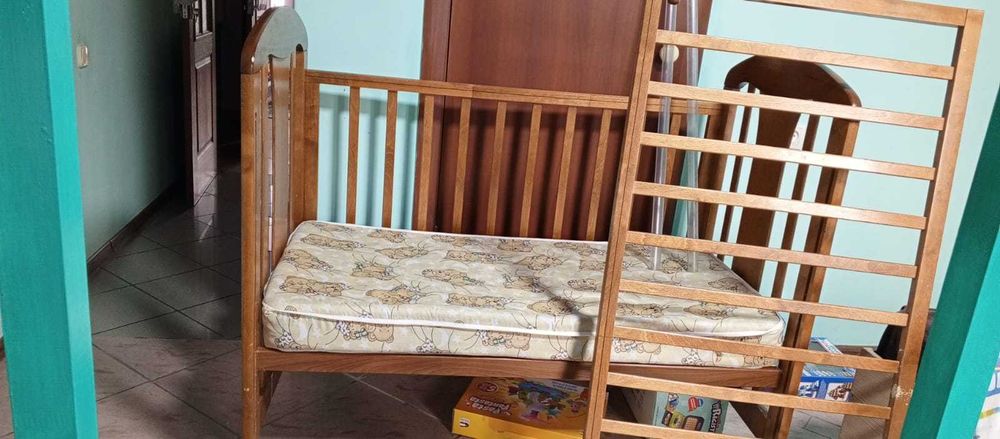 Продам детскую кроватку