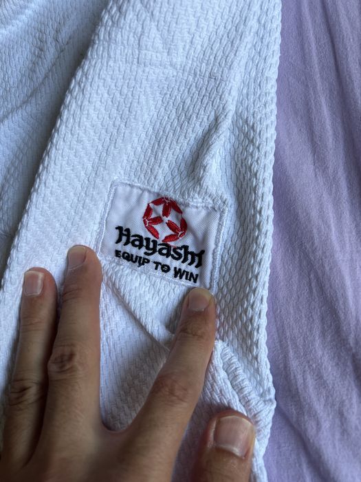 Кимоно подходящо за самбо, джудо, карате