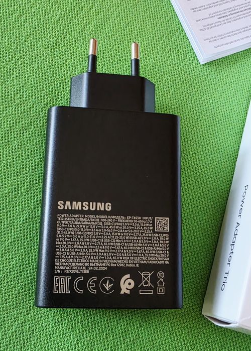 Incarcator original 65W Samsung Z Fold 8 Ultra.