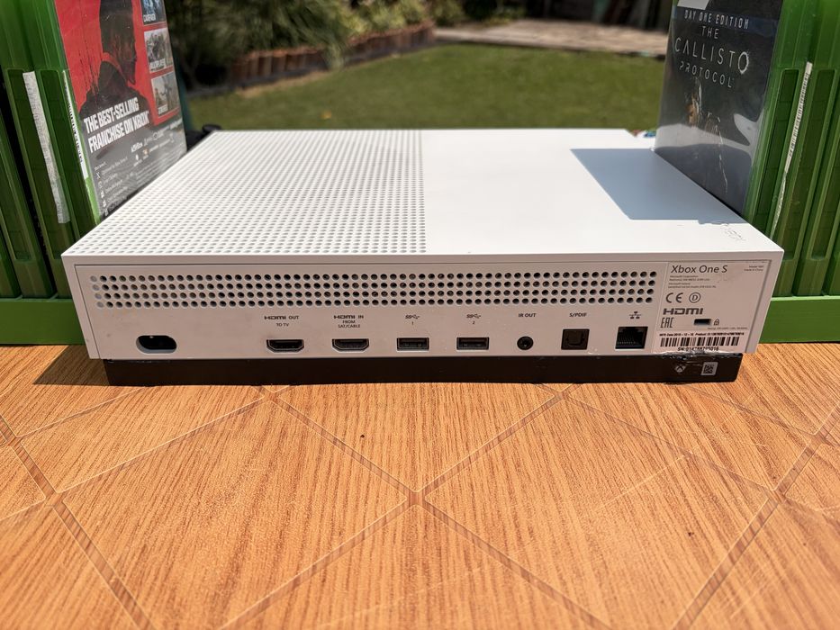 Xbox One S 1TB конзола