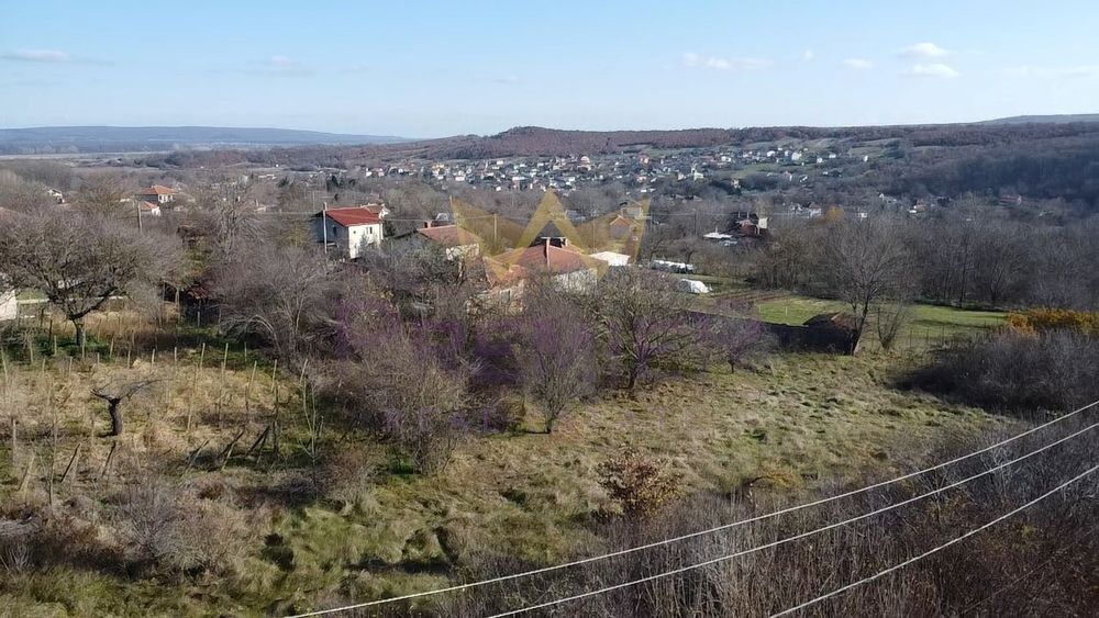 Парцел в Варна, област-с.Горен чифлик площ 1700 цена 23000