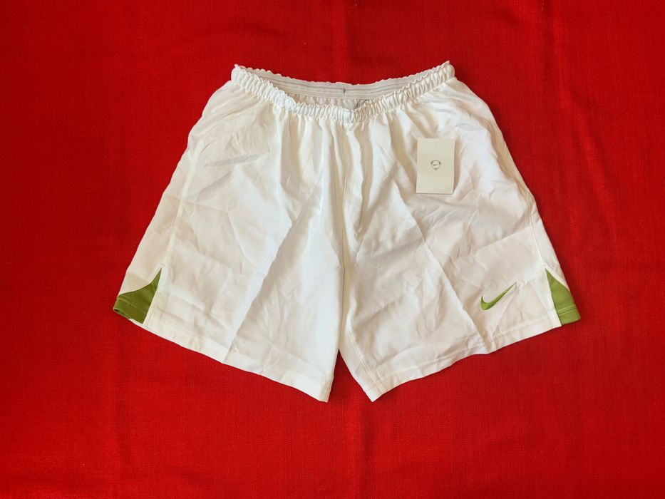 Nike-оригинални шорти размер м-л