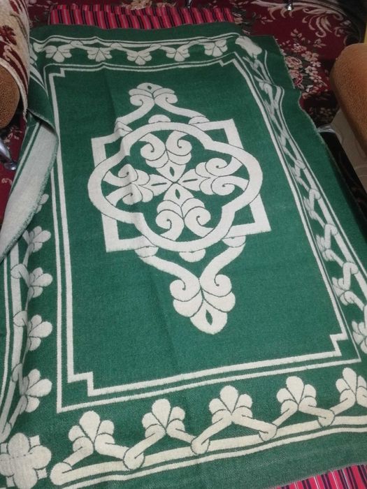 Одеяла теплые из целебной легкой  верблюжьей шерсти .