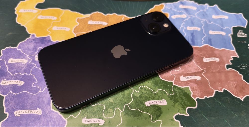 Iphone 13 128gb 200 evro