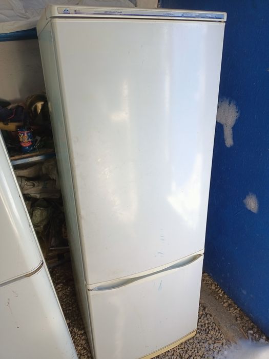 Продам не рабочие холодильники 2 шт