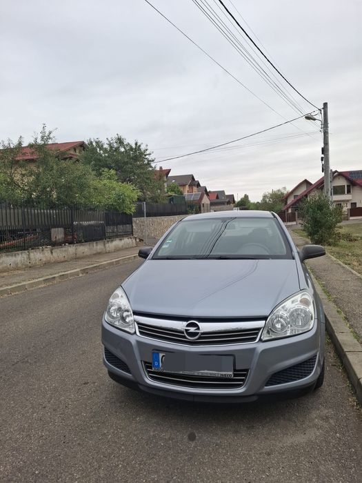 Opel Astra H Sedan