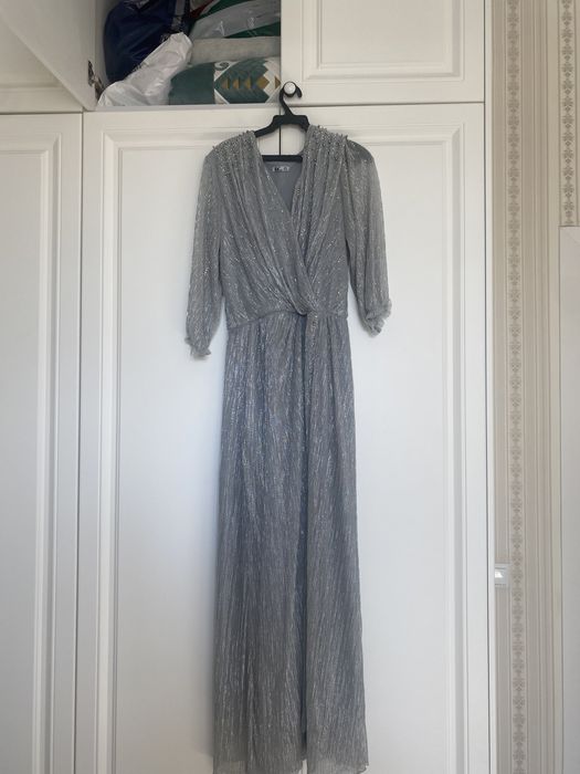 Платья женские вечерние