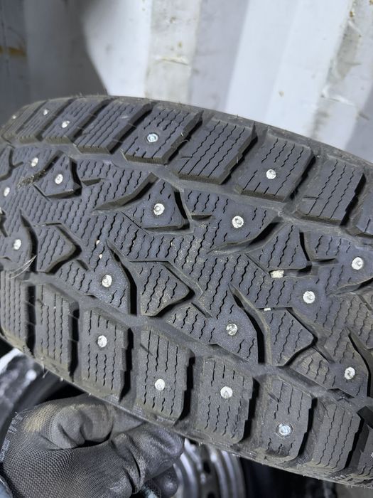 Продам комплект резины 195*55*R16