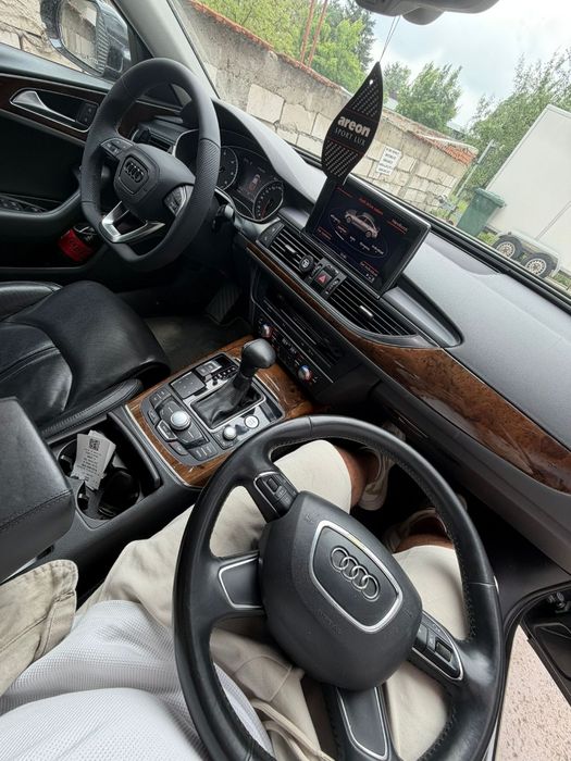Volan Audi Teșit S-Line Audi A1 A3 A4 A5 A6 A7 A8 R8 Q3 Q5 Q7 TT Piele Nappa + Perforată, Padele și Airbag