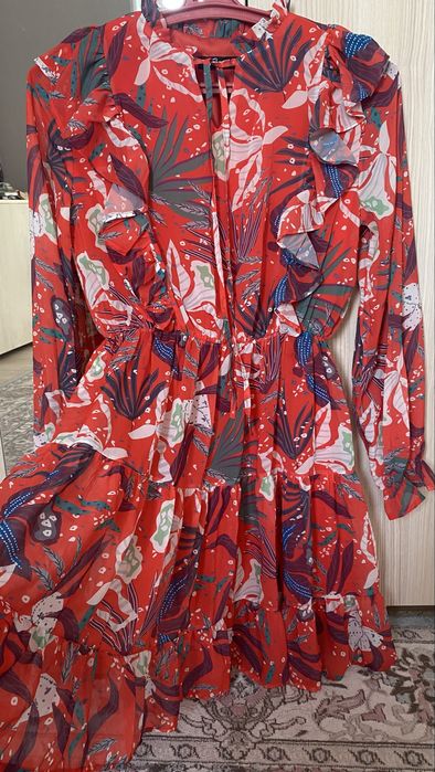 Нежное, шелковое платье S