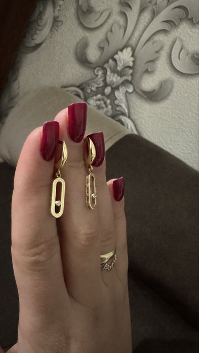 Золотые серьги Messika