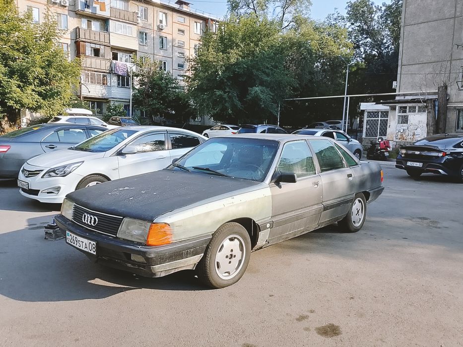 Ауди 100 2.3  срочно