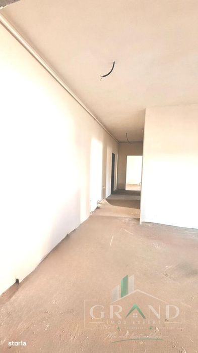 Oportunitate ! Apartament 4 Camere | Semifinisat | Logie 10 MP | Flore