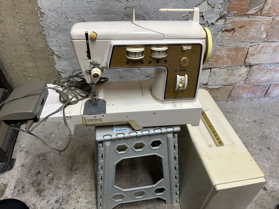 Електрическа шевна машина Сингер модел Singer 720 G