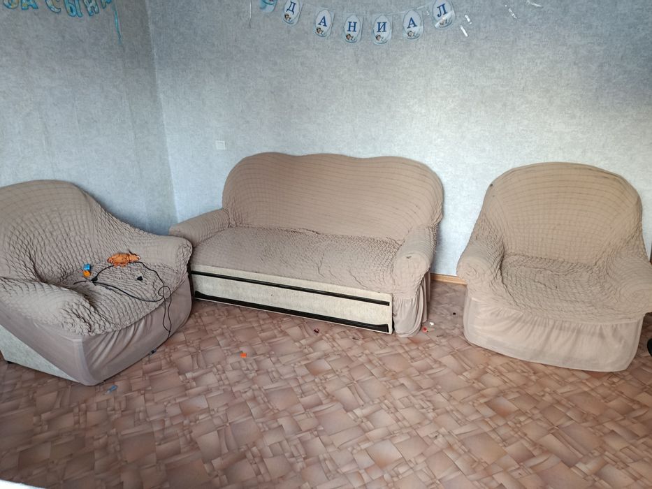 Диван и два кресла