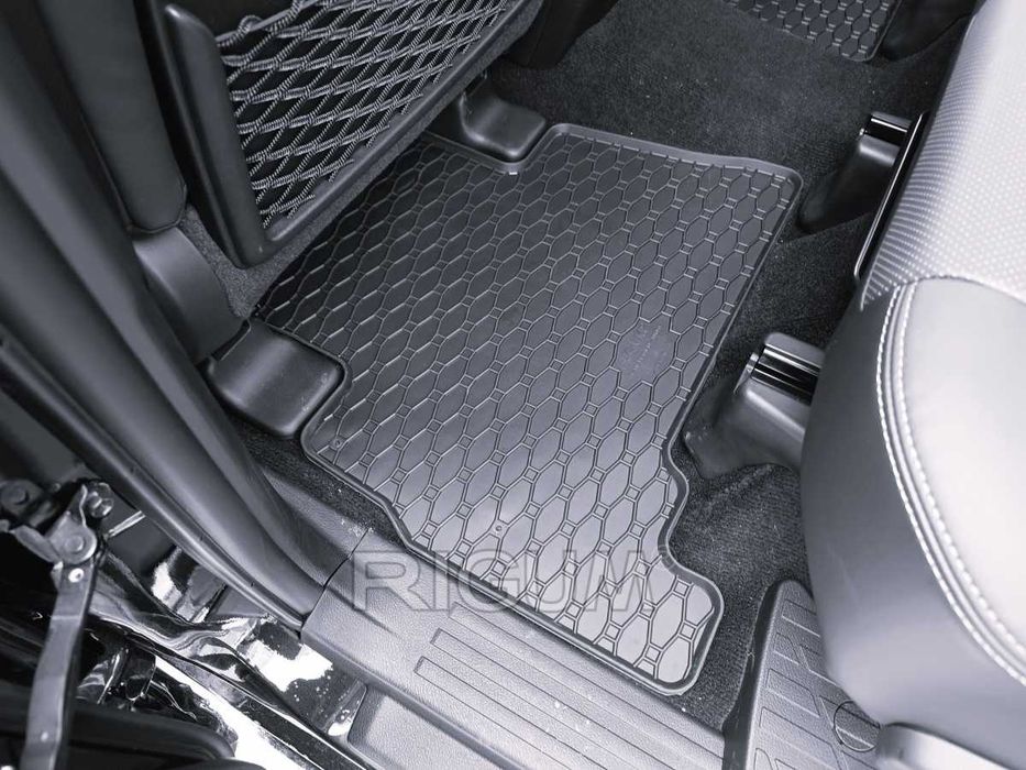 Гумени стелки TOYOTA LAND CRUISER 120 и 150 Тойота Ландкрузер от 2002г