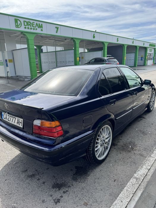 Продавам BMW e36 Седан