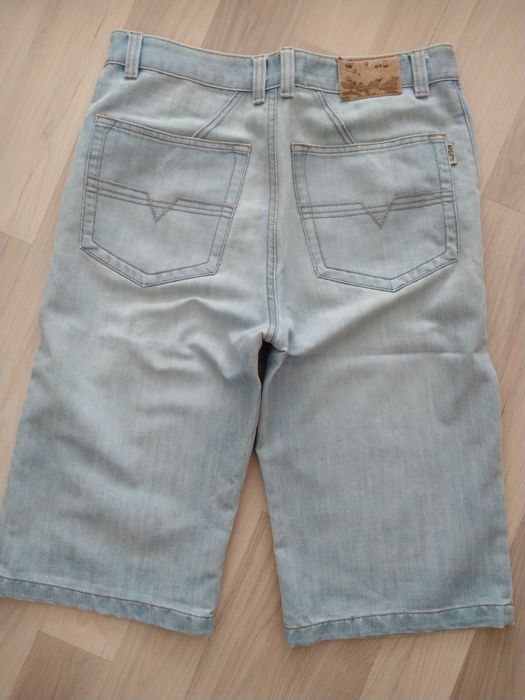 Blugi pantaloni scurti peste genunchi W33 talie 44cm