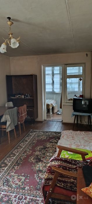 Регистан 2-ком кв срочно продаётся квартира.