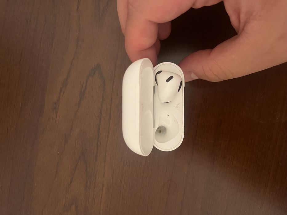 Airpods 3 правый наушник и кейс