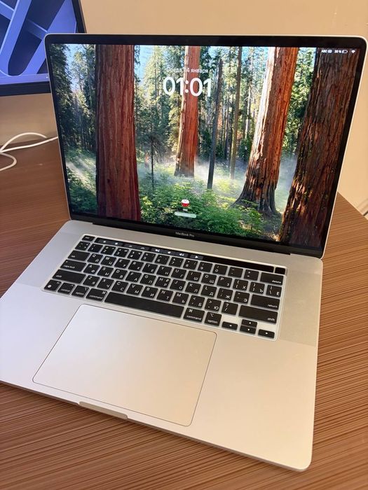 MacBook Pro 16 в хорошем состоянии