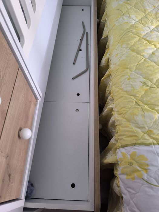 Продавам кошара+подаръци