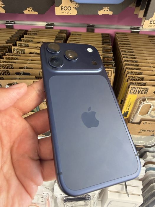 iPhone 17 Pro 256 deep blue , 100% батерия